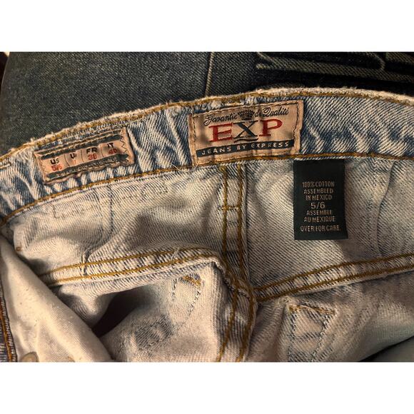 Vintage 90s High Waist Jeans | Light Wash Button‑Fly Denim | 26" - Picture 6 of 6